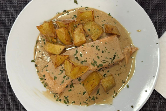 Salmó a l'all cremat